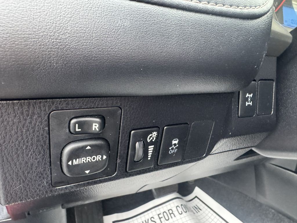 2015 Toyota Rav4 Image 17