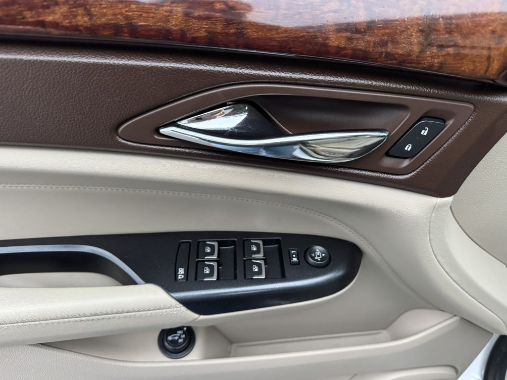 2014 Cadillac SRX Image 16