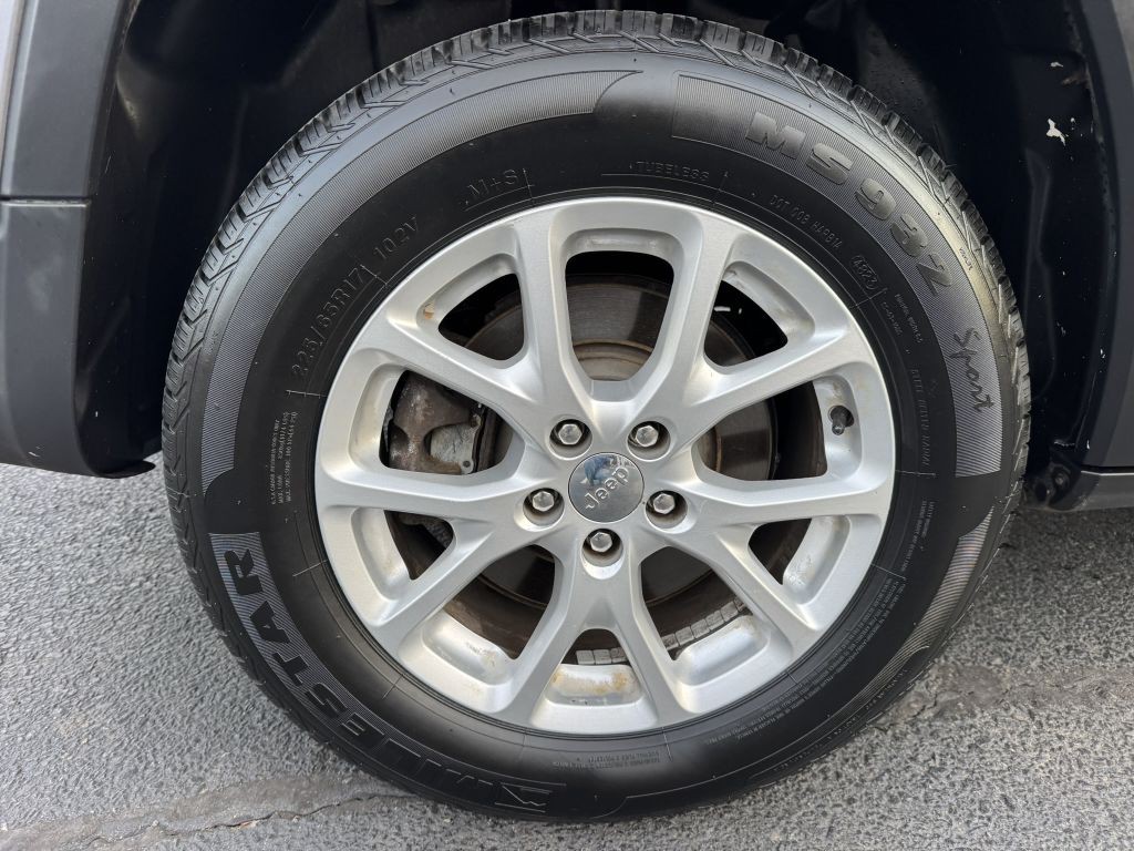 2014 Jeep Cherokee Image 11