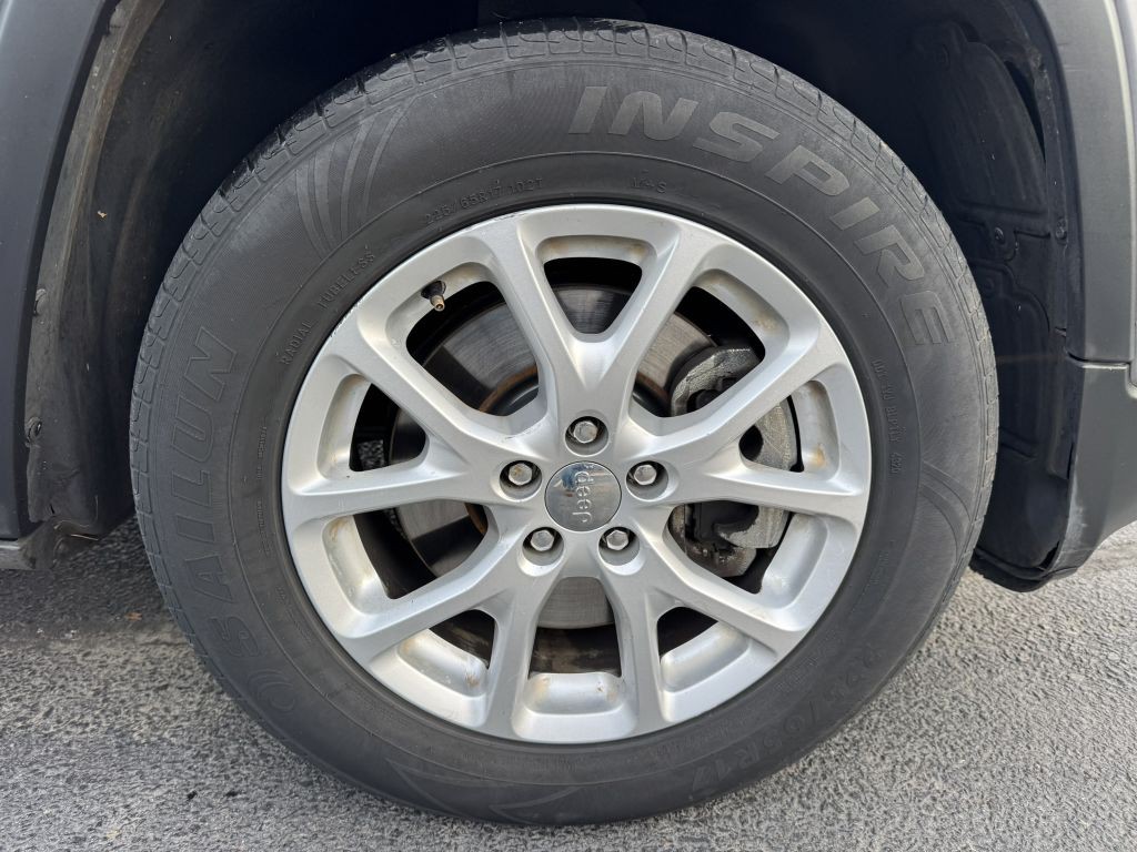 2014 Jeep Cherokee Image 12