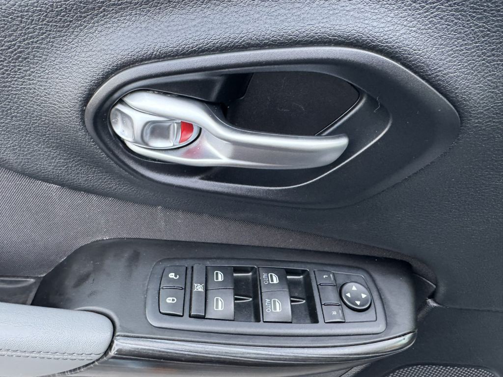 2014 Jeep Cherokee Image 15