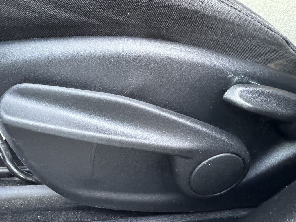 2014 Jeep Cherokee Image 16