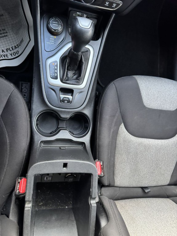 2014 Jeep Cherokee Image 22