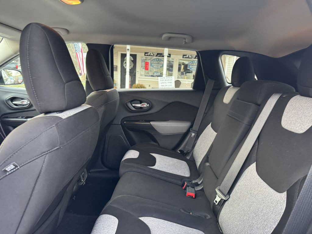 2014 Jeep Cherokee Image 25