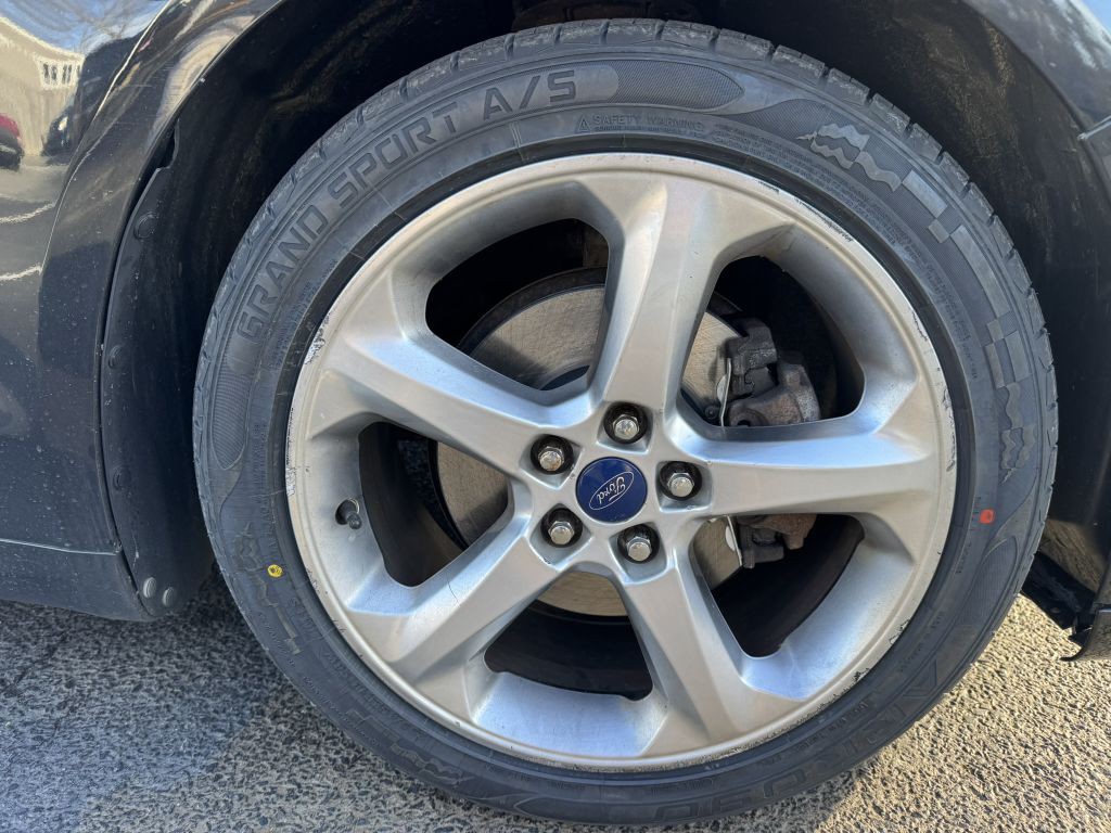 2014 Ford Fusion Image 12