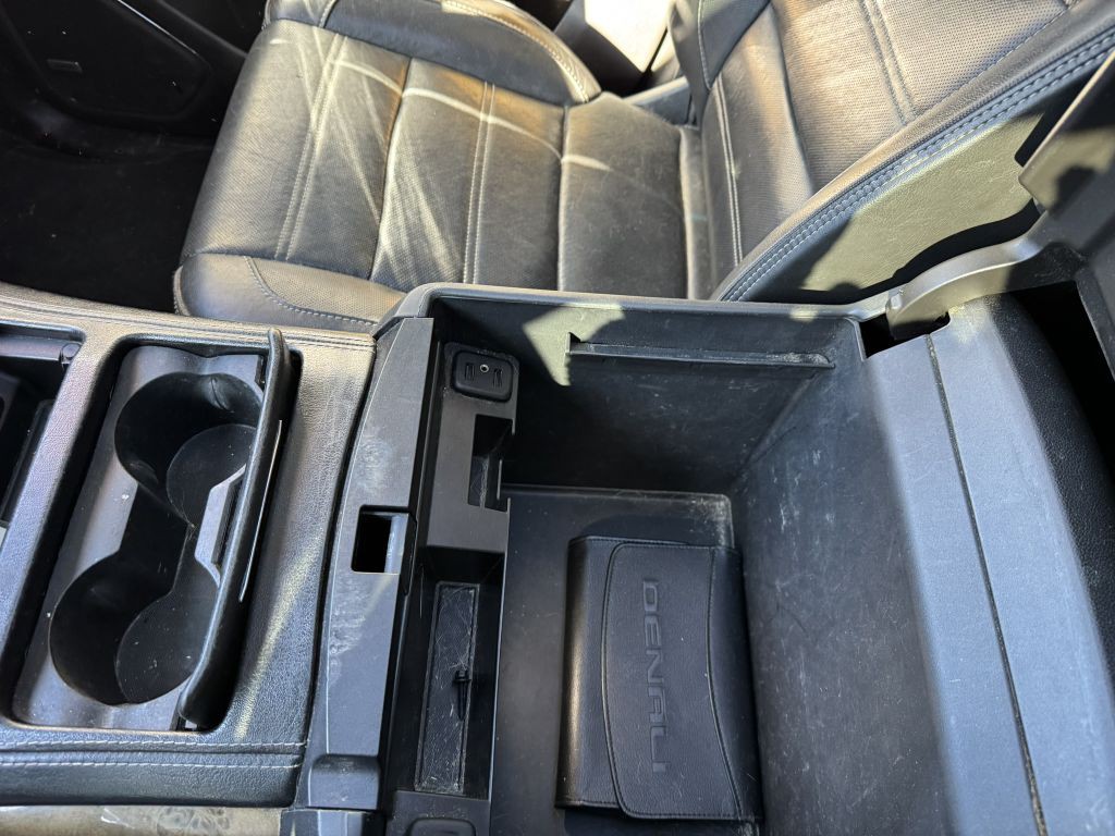 2017 GMC Yukon Image 28