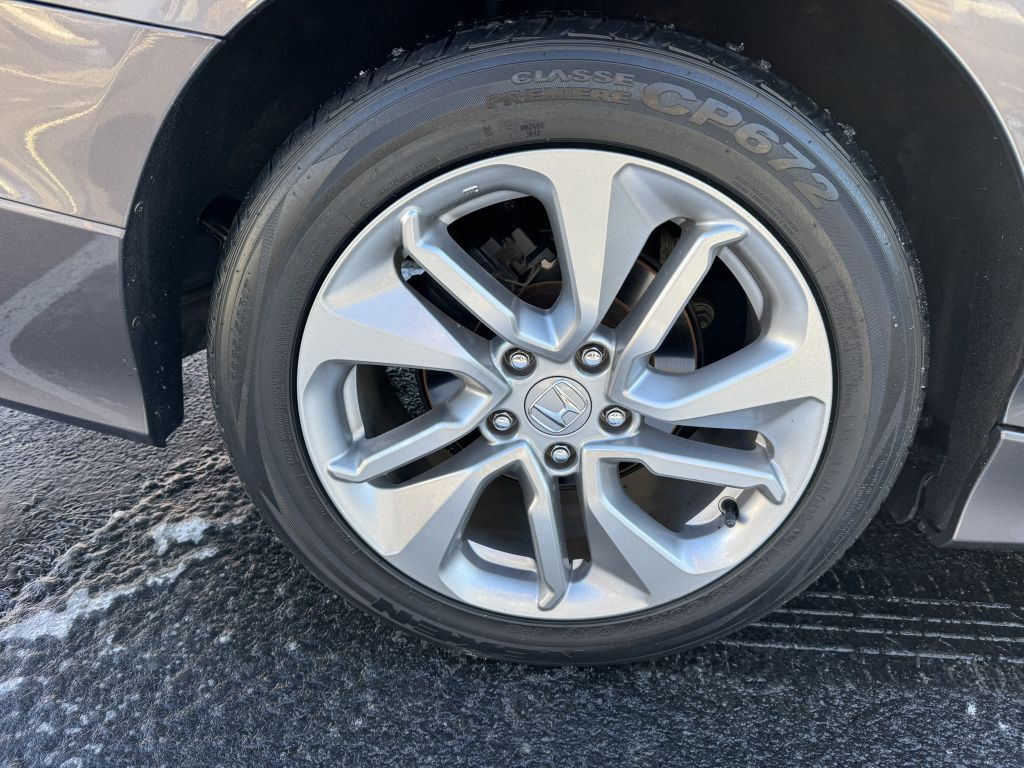 2019 Honda Accord Image 12