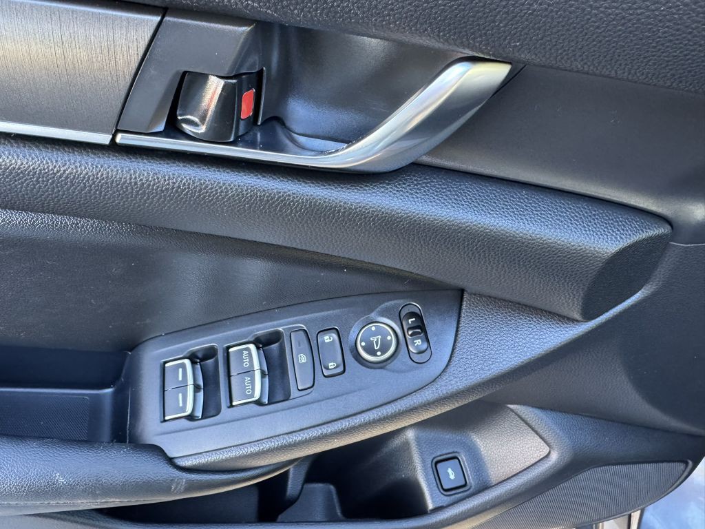 2019 Honda Accord Image 16