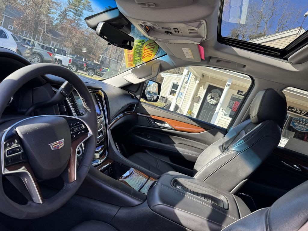 2019 Cadillac Escalade Image 4