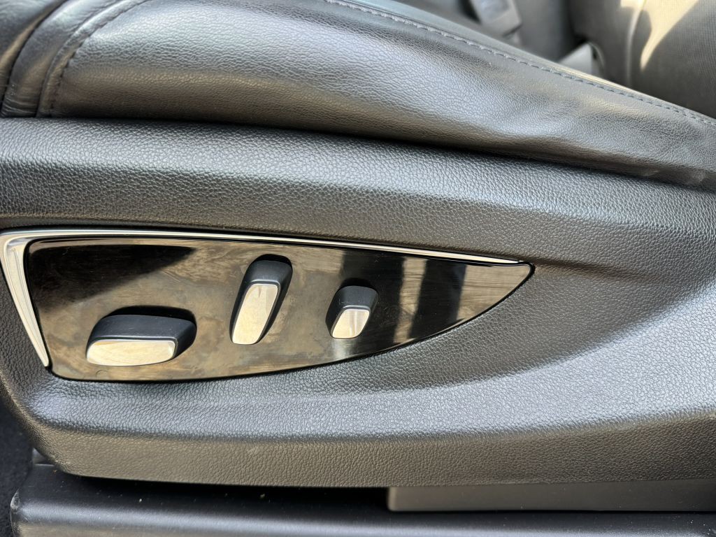 2019 Cadillac Escalade Image 17