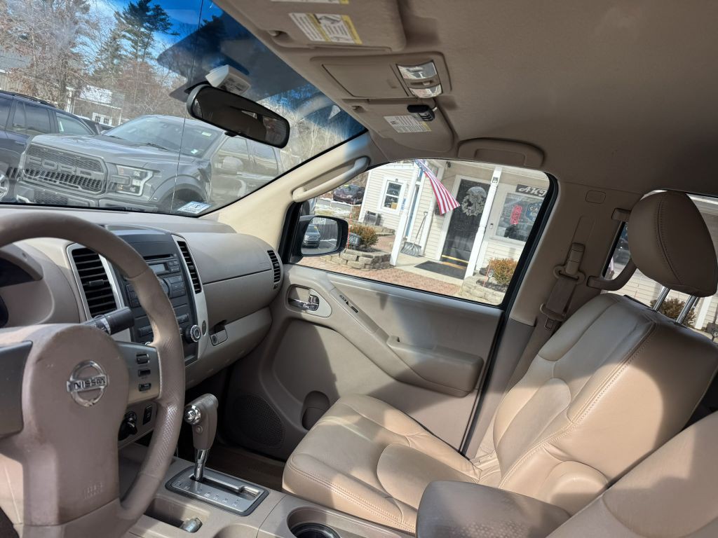 2010 Nissan Frontier Image 9