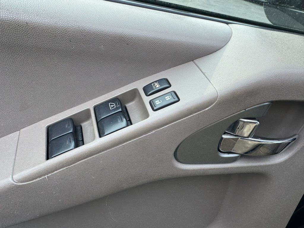 2010 Nissan Frontier Image 15
