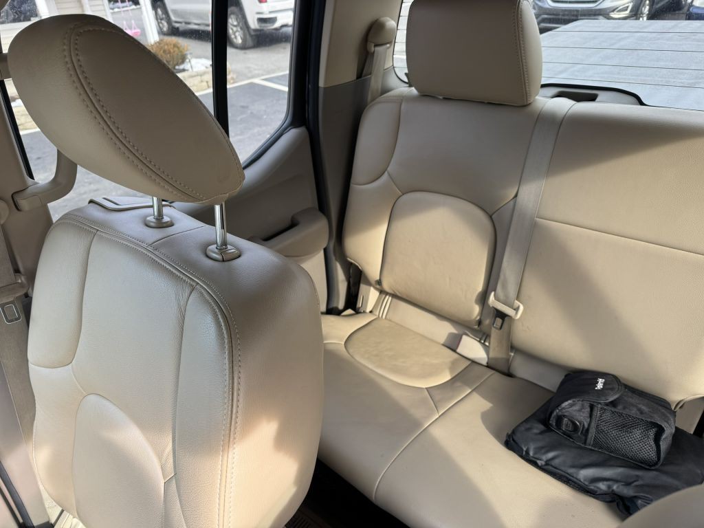 2010 Nissan Frontier Image 19