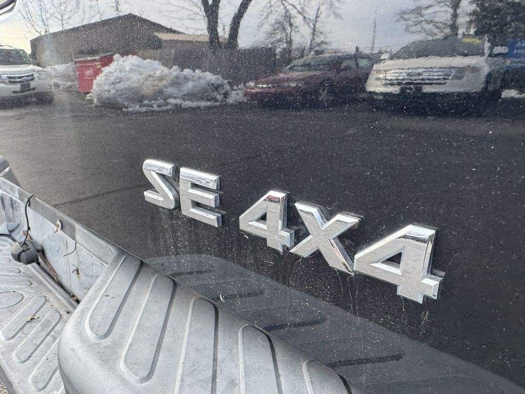 2010 Nissan Frontier Image 21