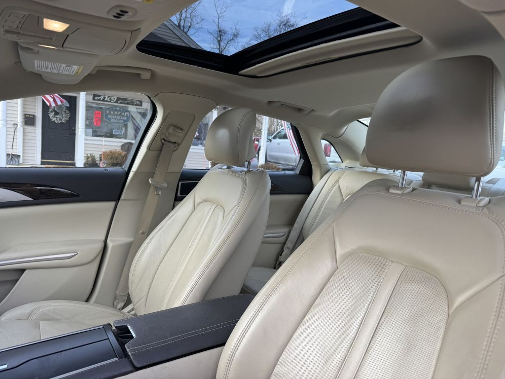 2014 Lincoln MKZ Image 9