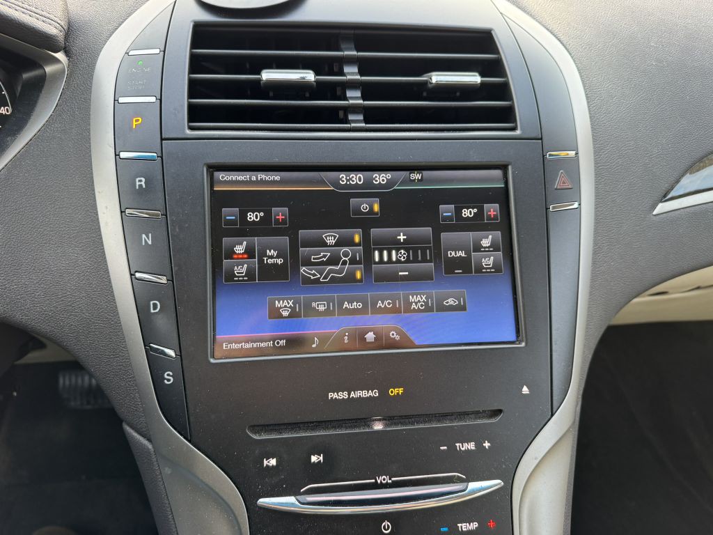 2014 Lincoln MKZ Image 19