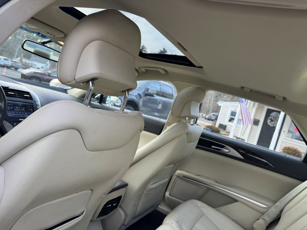 2014 Lincoln MKZ Image 24