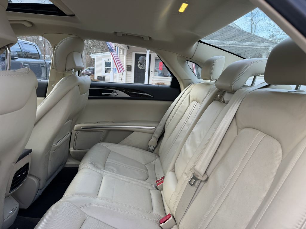 2014 Lincoln MKZ Image 25