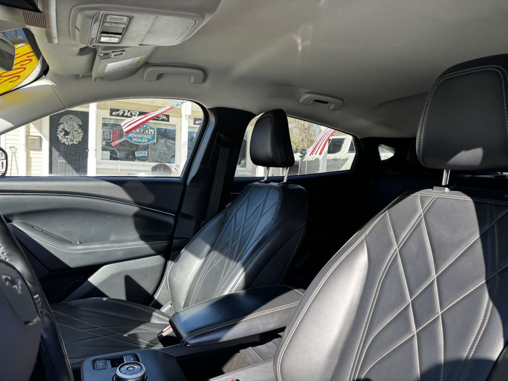 2022 Ford Mustang Image 10