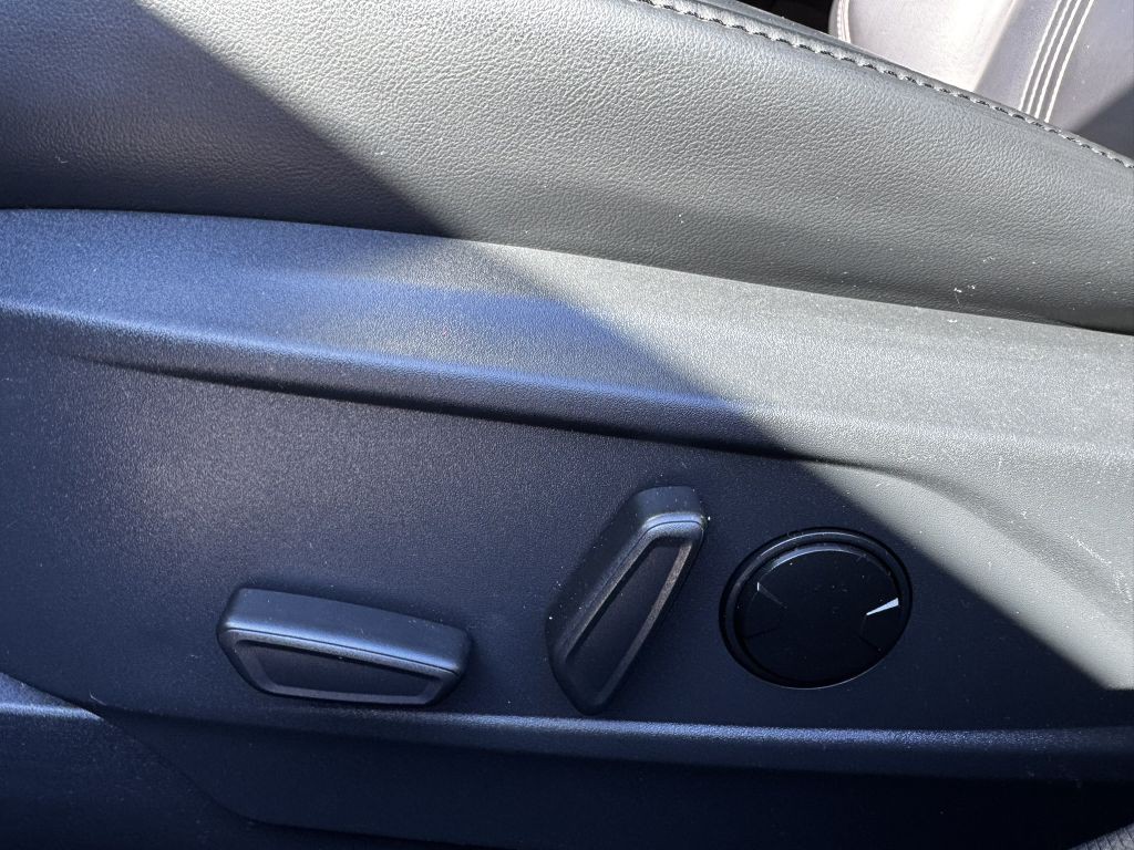 2022 Ford Mustang Image 17