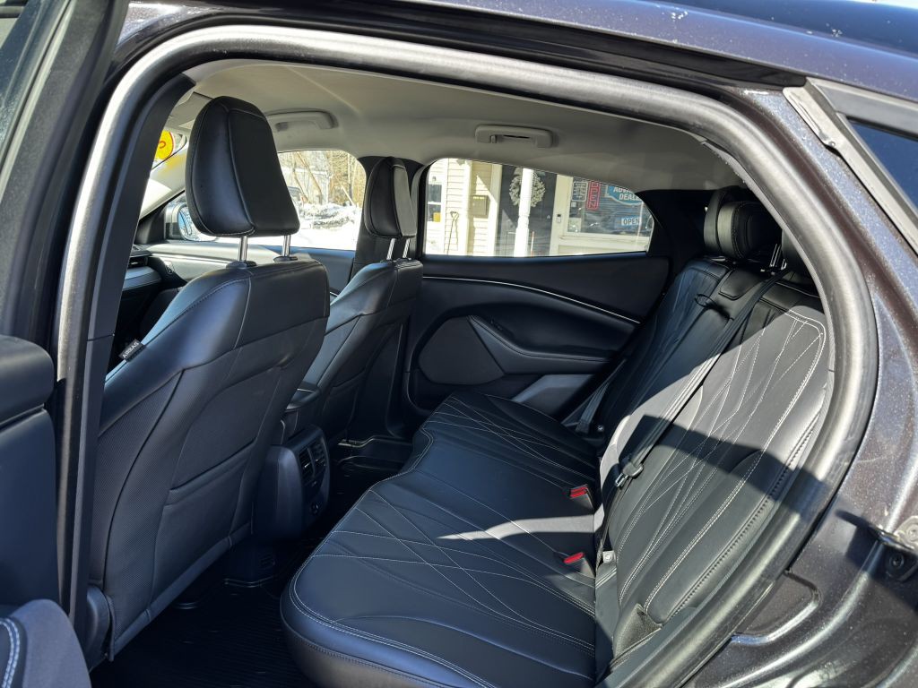 2022 Ford Mustang Image 27