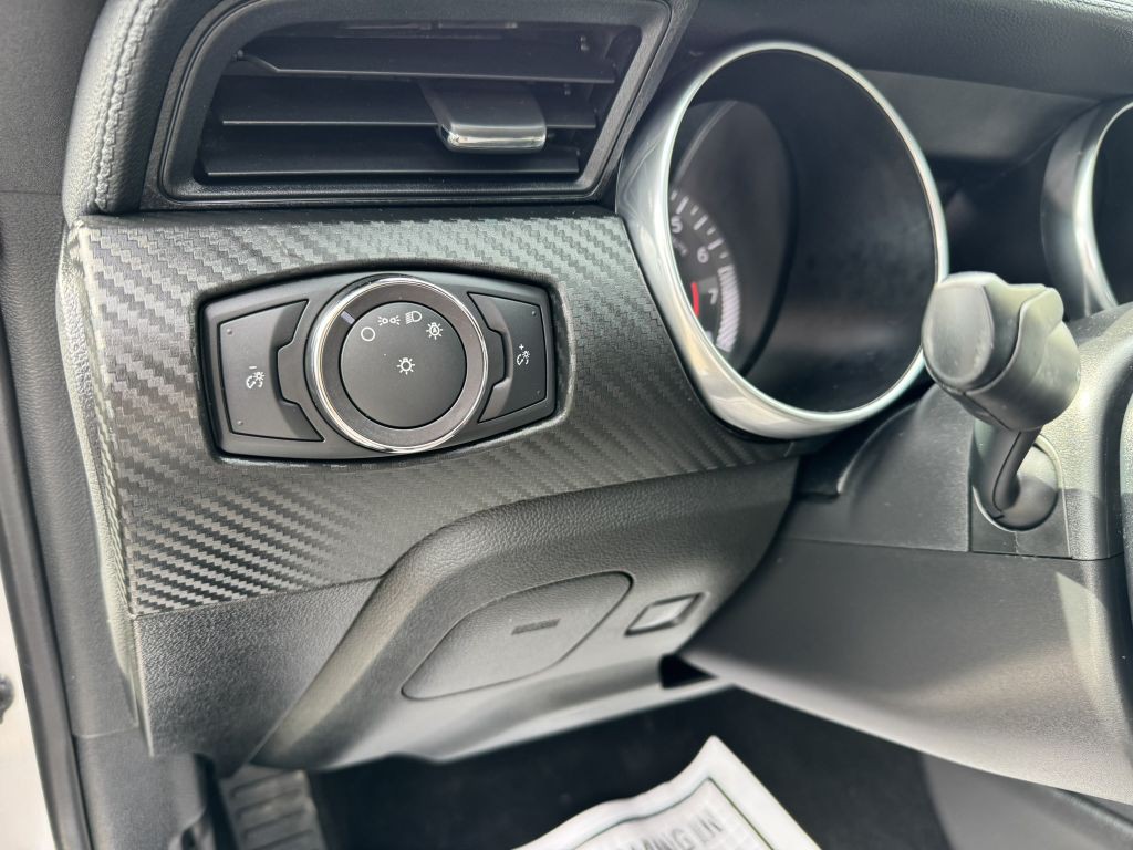 2019 Ford Mustang Image 16