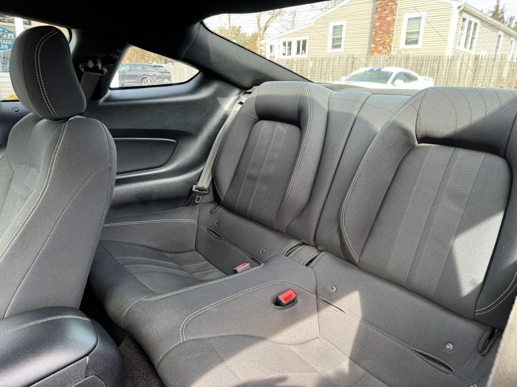 2019 Ford Mustang Image 25