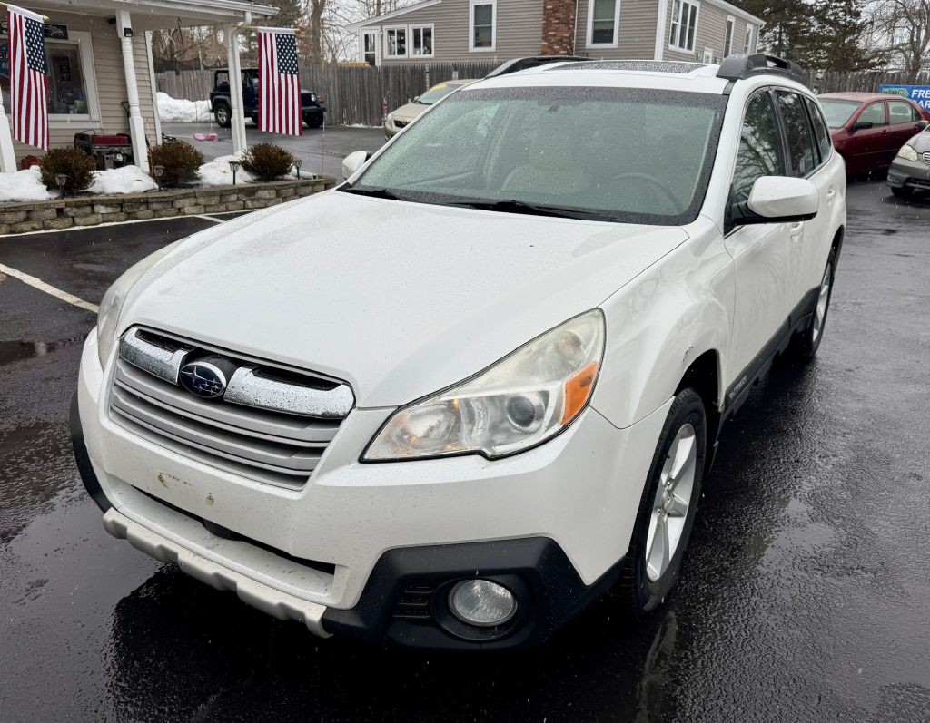 2014 Subaru Outback Image 1