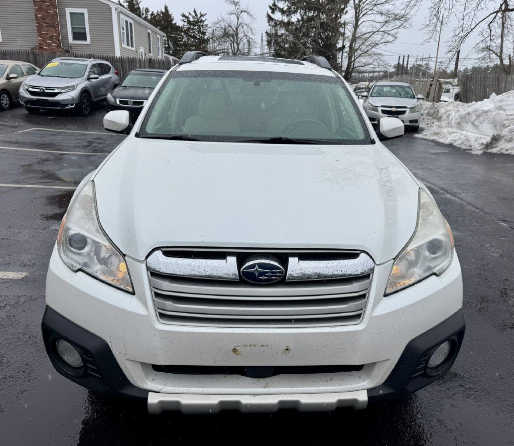 2014 Subaru Outback Image 2