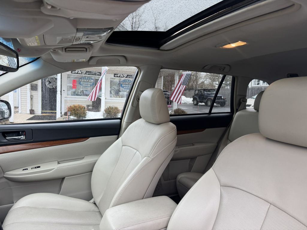 2014 Subaru Outback Image 10
