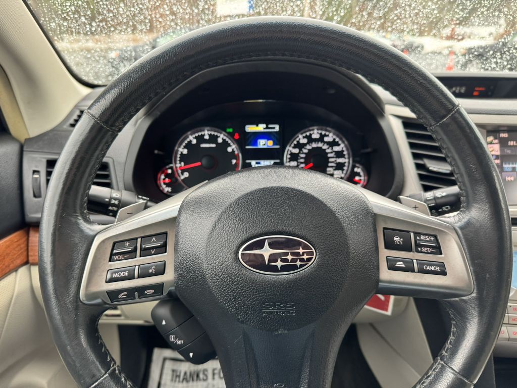 2014 Subaru Outback Image 17