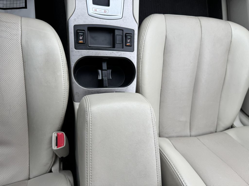 2014 Subaru Outback Image 21