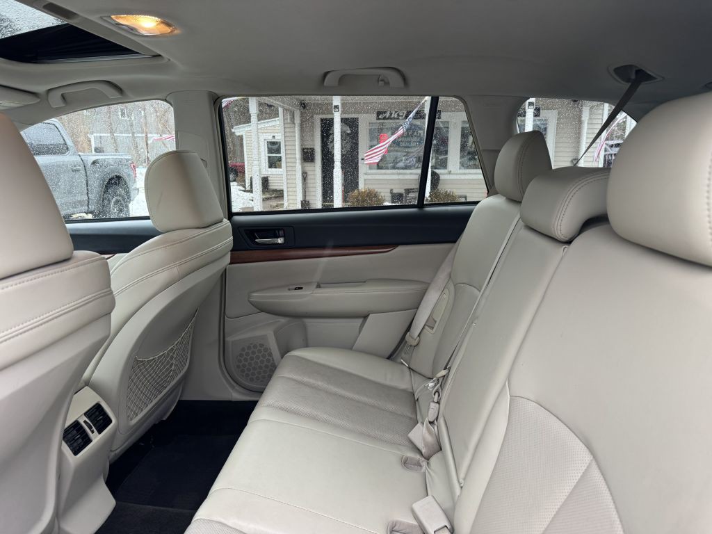 2014 Subaru Outback Image 25