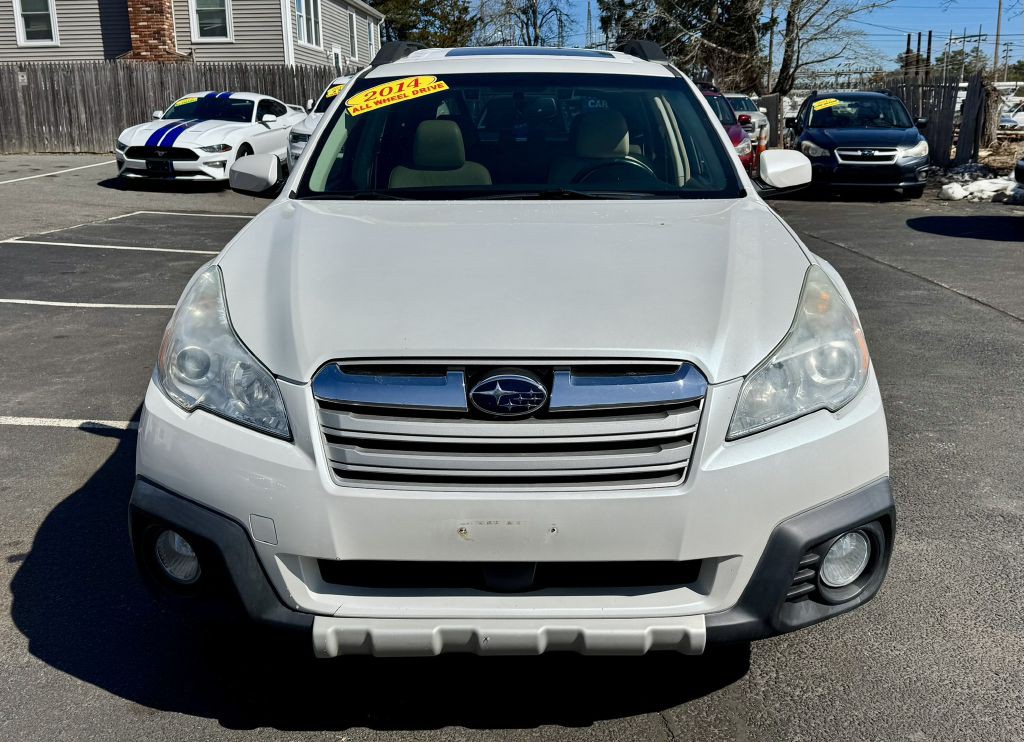 2014 Subaru Outback Image 2