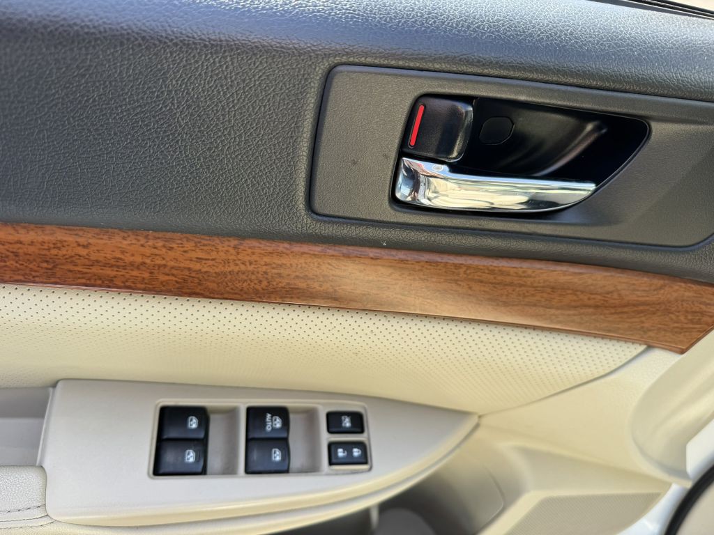 2014 Subaru Outback Image 15