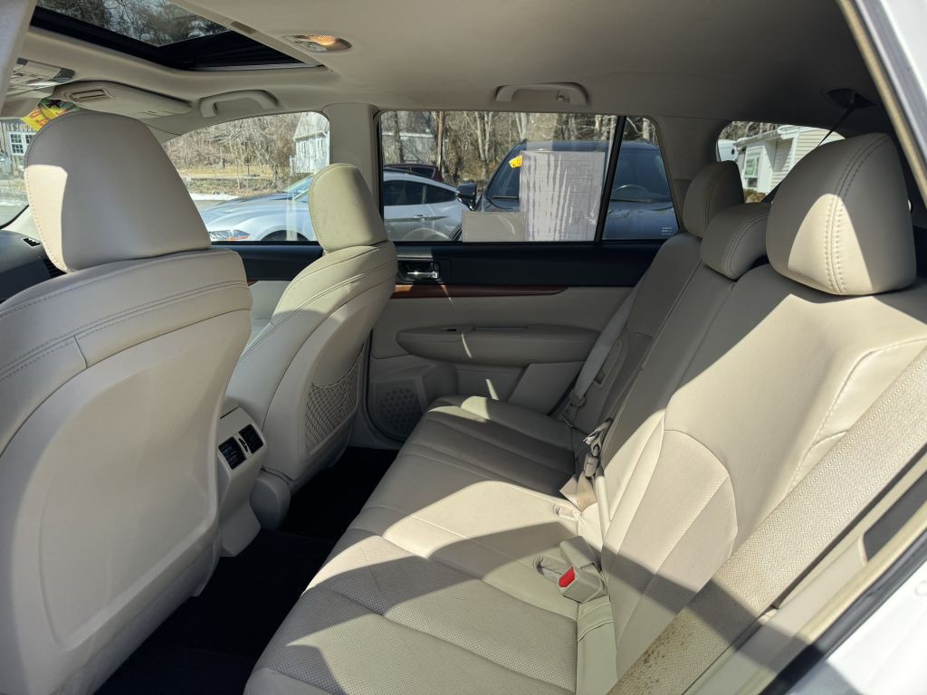 2014 Subaru Outback Image 28