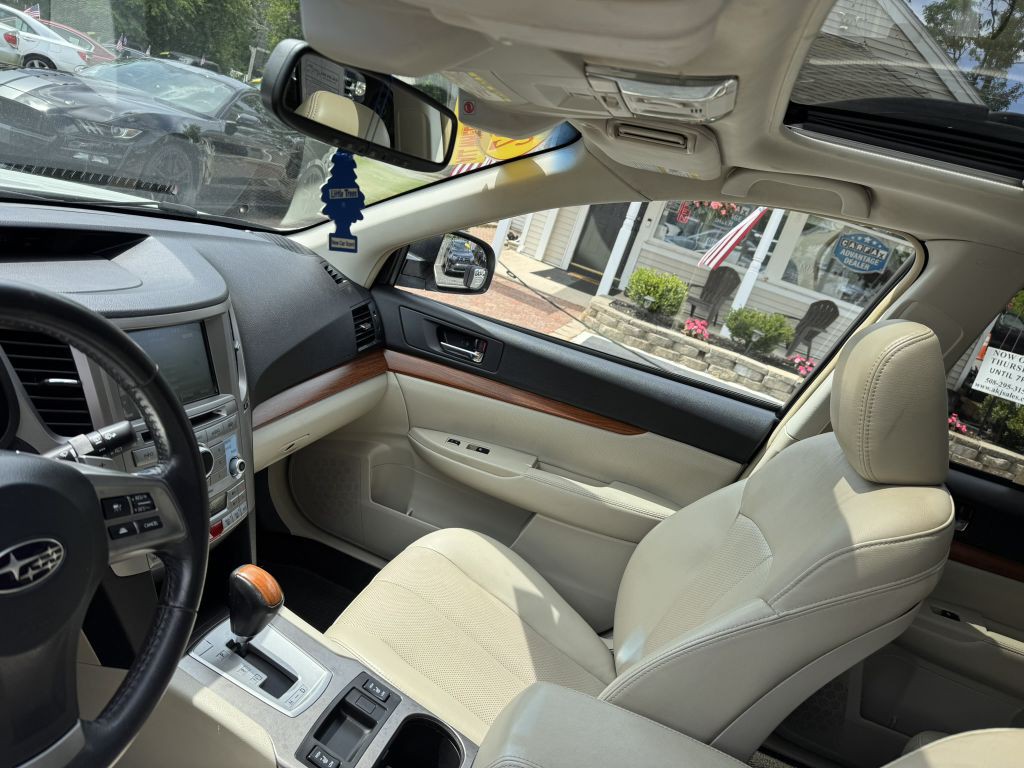 2014 Subaru Outback Image 9
