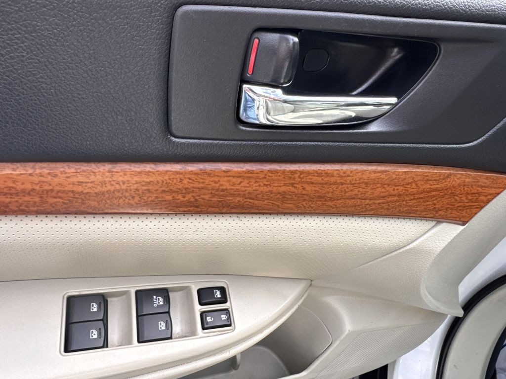 2014 Subaru Outback Image 15