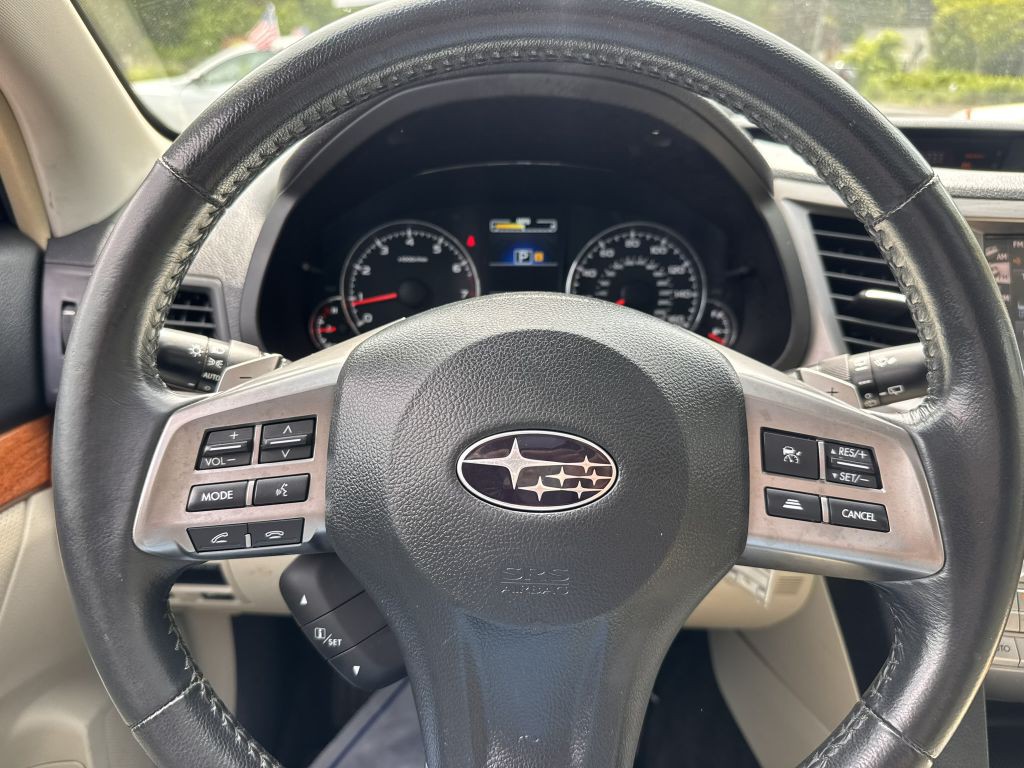 2014 Subaru Outback Image 18