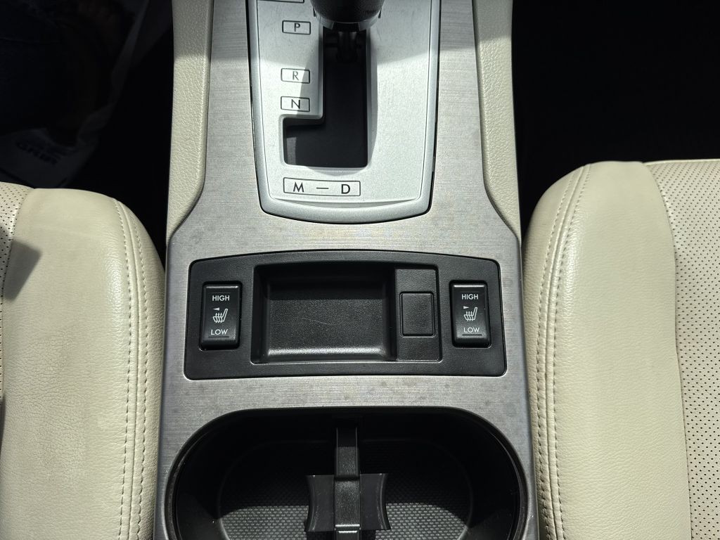 2014 Subaru Outback Image 21