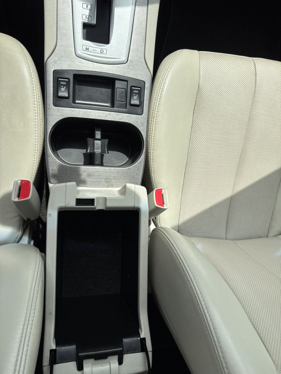 2014 Subaru Outback Image 23