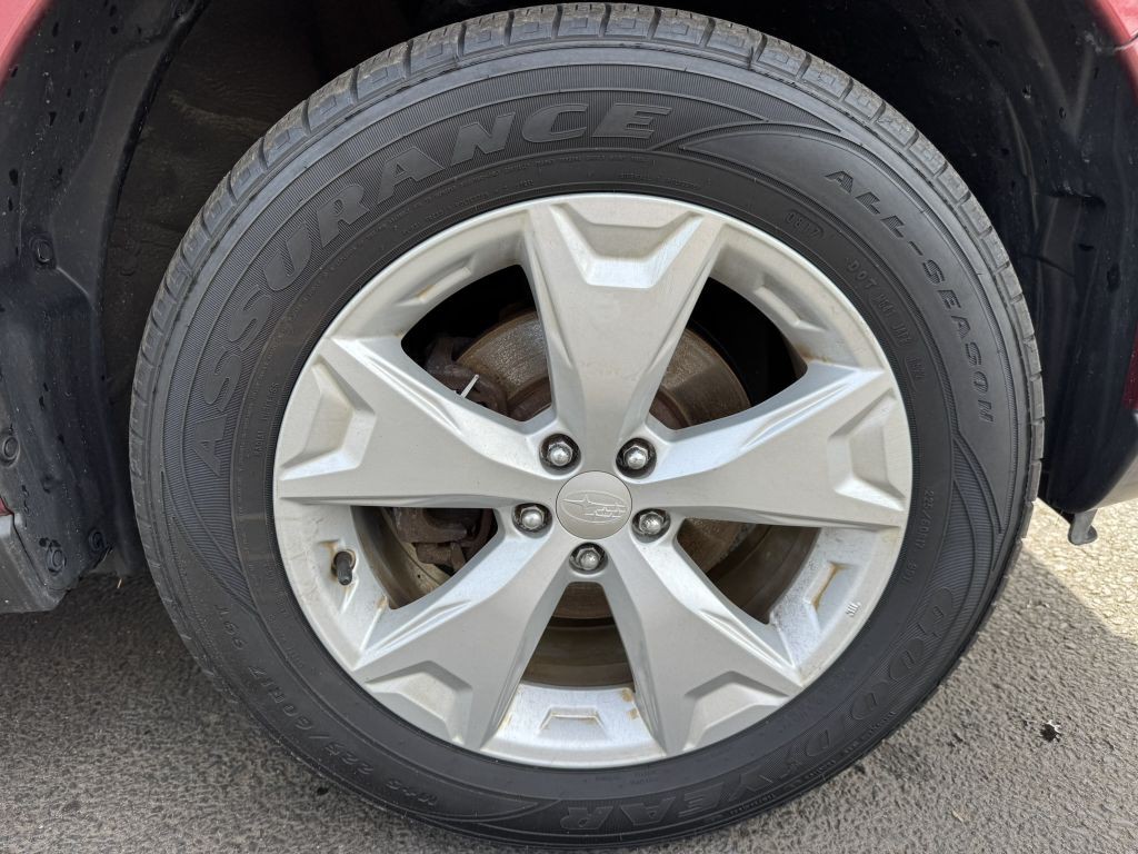 2016 Subaru Forester Image 12