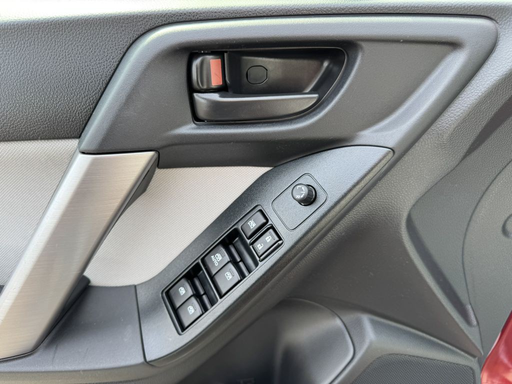 2016 Subaru Forester Image 15