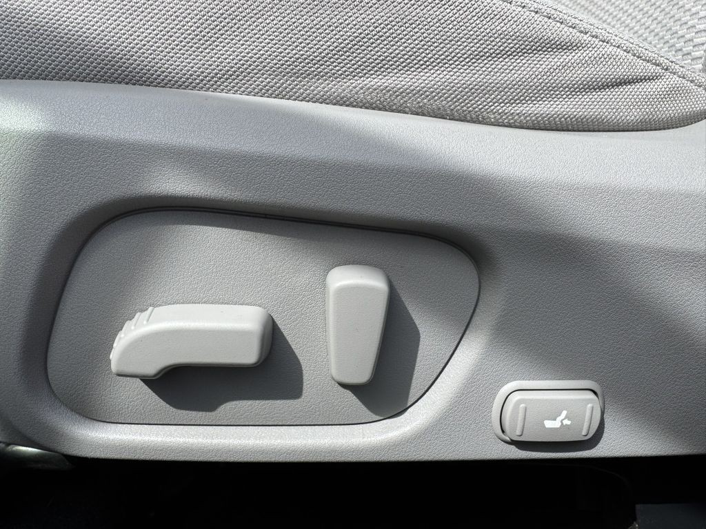 2016 Subaru Forester Image 16