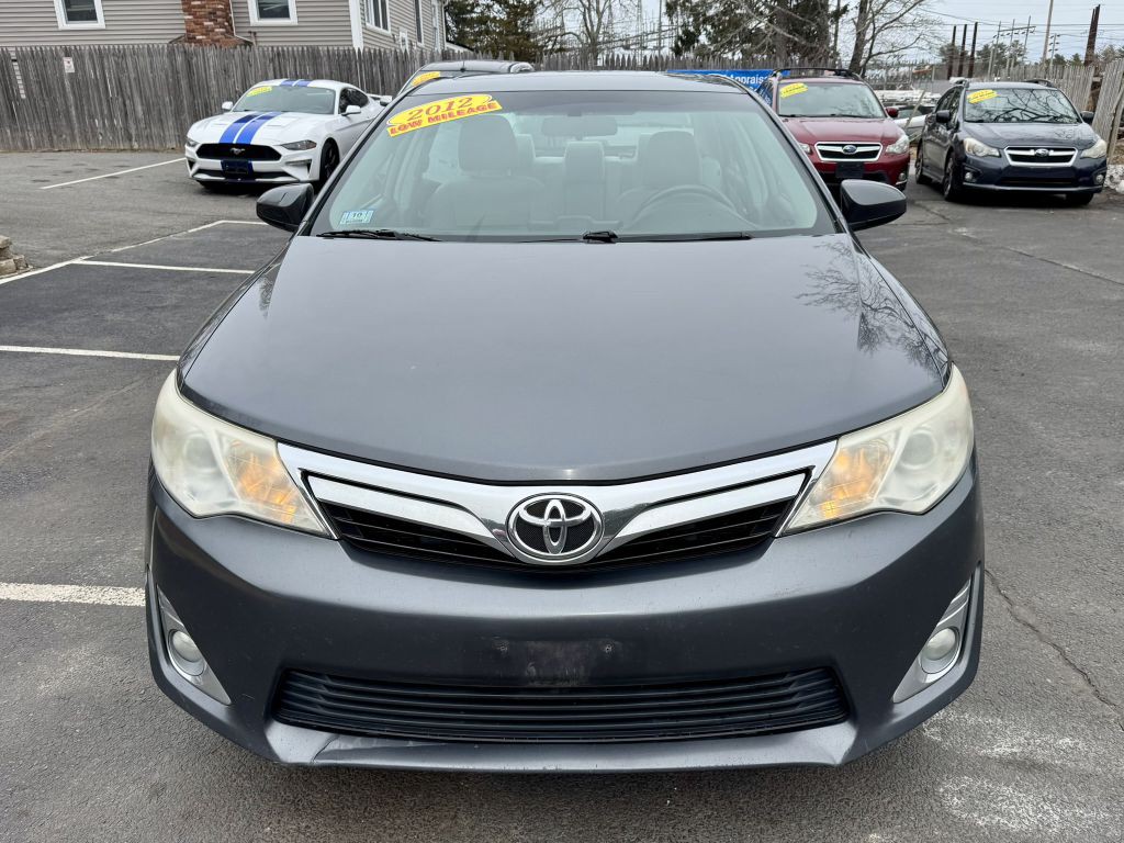 2012 Toyota Camry Image 2