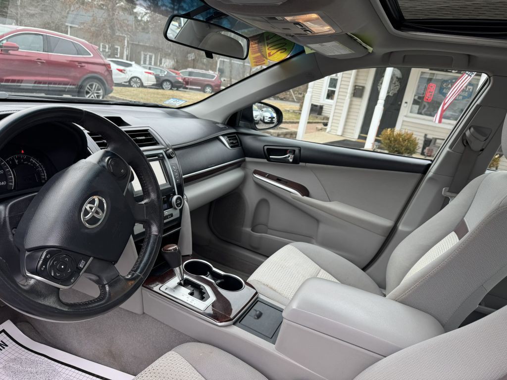 2012 Toyota Camry Image 9