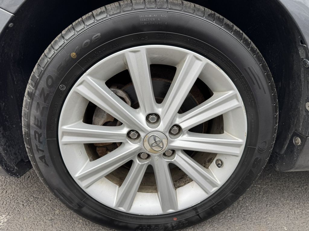 2012 Toyota Camry Image 13