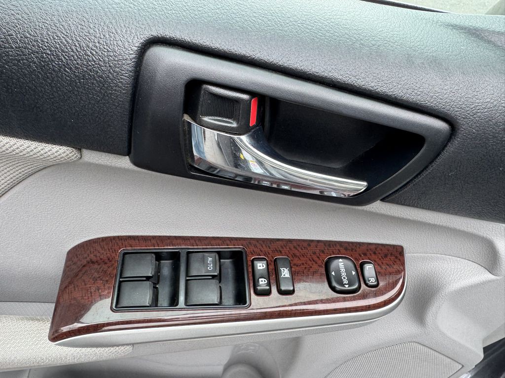2012 Toyota Camry Image 15
