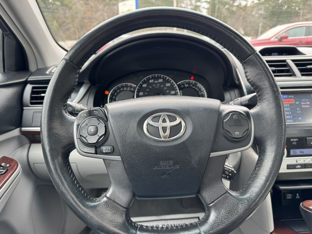 2012 Toyota Camry Image 18