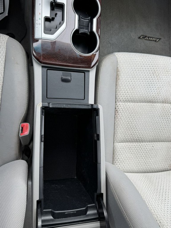 2012 Toyota Camry Image 22